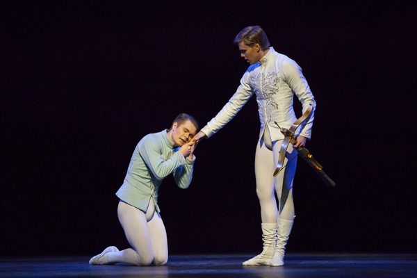 Frans Valkama som Benno och Jani Talo som Prinsen. Fotograf Mirka Kleemola
