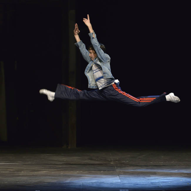 A nice grand-jete from the performance in Rome. Photo BETM Italia