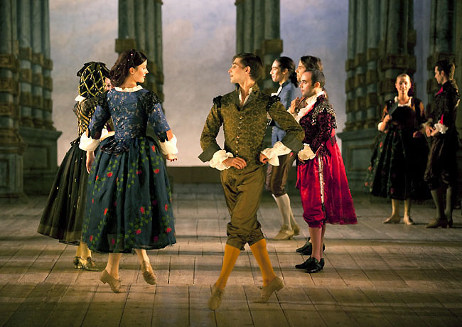 Karin Modig och Noah Hellwig från Stockholm Baroque Dancers i Don Juan. Fotograf Mats Bäcker