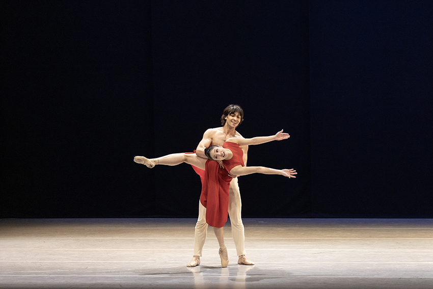 Utdrag ur "Beethoven Project II"Madoka Sugai – Alexandr TruschCorps de Ballet