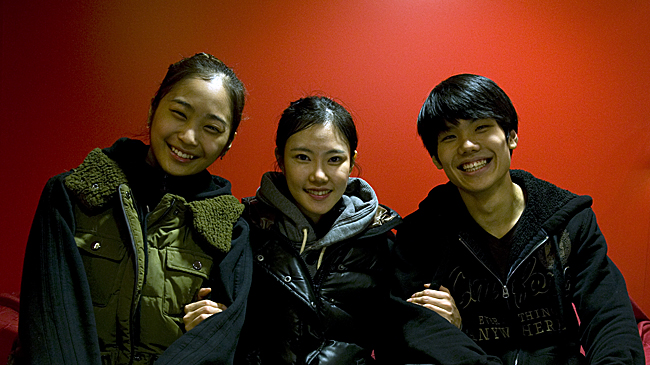 Jihee Lee, Nalae Jeon och Seongwan Byun från Sydkorea mötte Dansportalen. Fotograf Cristian Hillbom