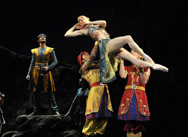 Marianela Nunez – a ballerina on top in Sylvia. Gary Avis on the left. Photographer John Ross