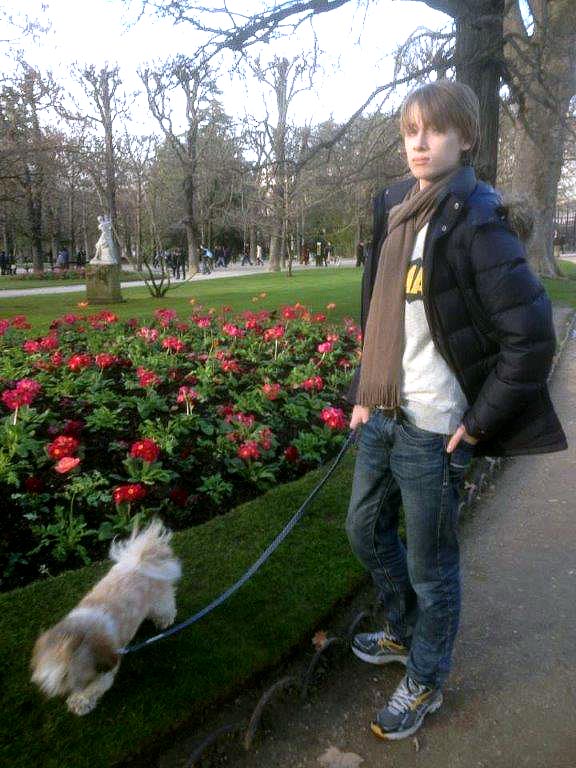 Kalle i Le Jardin du Luxembourg i Paris. Foto privat