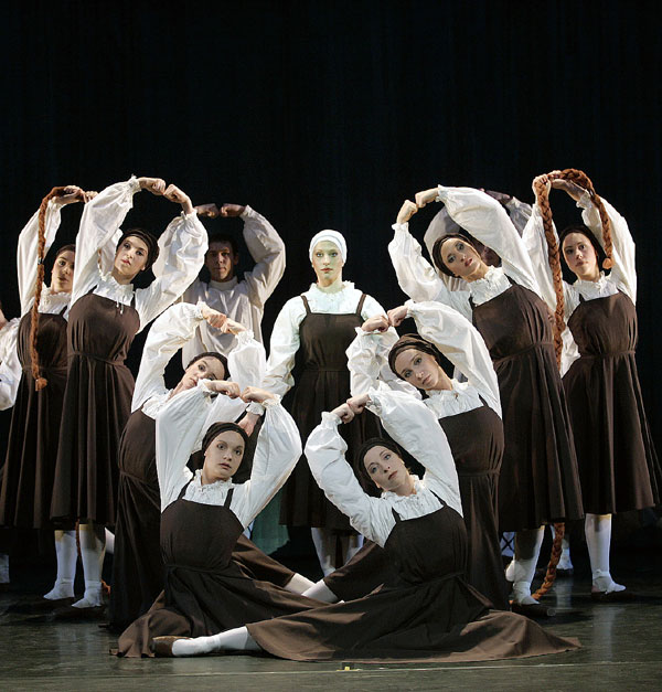Bronislav Nijinskas Les Noces med Ballet de Lorraine. Fotograf Laurent Philippe