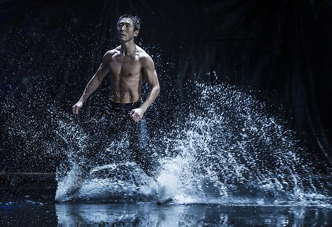 Alexander Ekman: A Swan Lake. Rehearsal Photo: Erik Berg