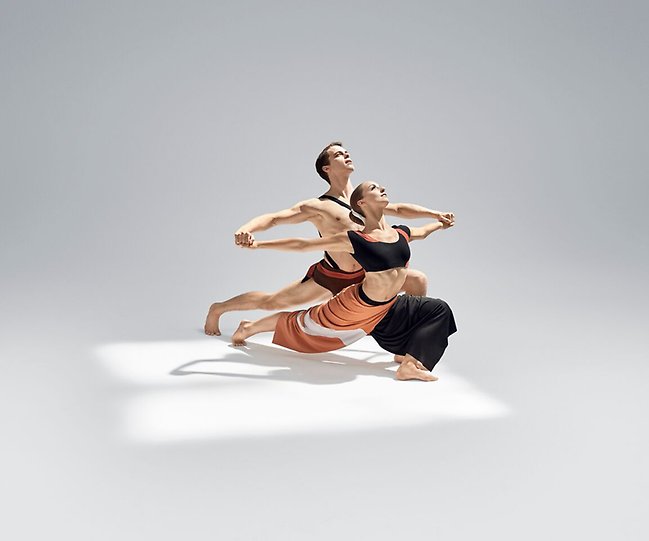 Anne Souder and Lloyd Mayor in Martha Graham’s “Dark Meadow Suite.” Photo by Hibbard Nash Photography