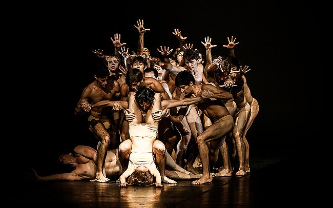 Neumeiers balett Le Sacre – Våroffer – ingår i programmet Nijinsky Epilog. Foto ©Marcus Renner