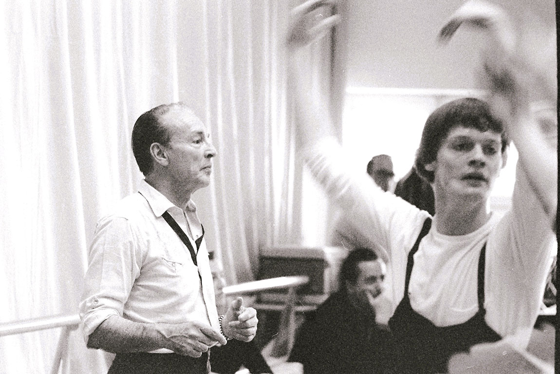 Klas Rickman dansare och fotograf presenterar sin bok Nära disdans